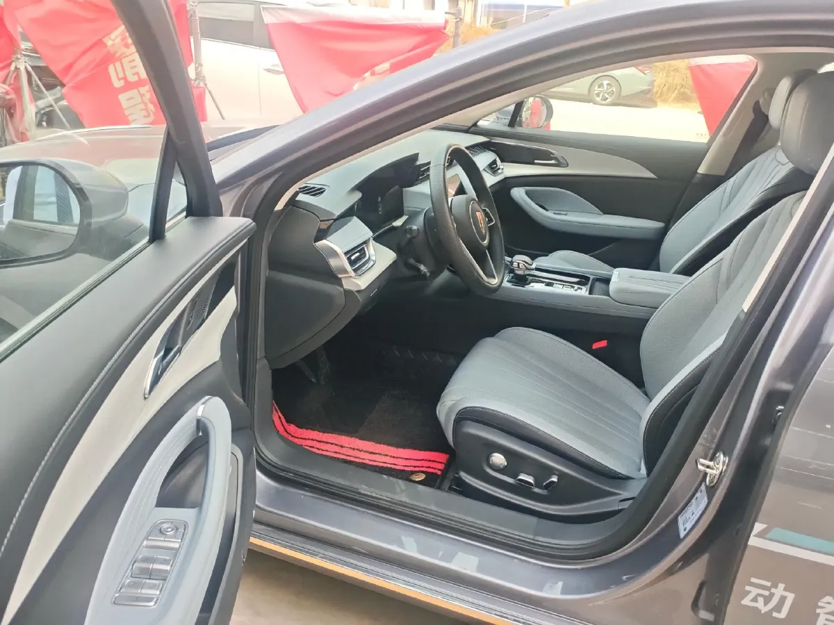 2025 HongQi H5 1.5T 150HP L4 1DHT PHEV,autocango,china used car exporter,china ev exporter,chinese used car exporter,chinese used ev exporter