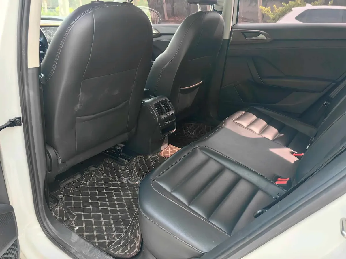 2019 MINI MINI 1.5T 102HP L3 7DCT,autocango,china used car exporter,china ev exporter,chinese used car exporter,chinese used ev exporter