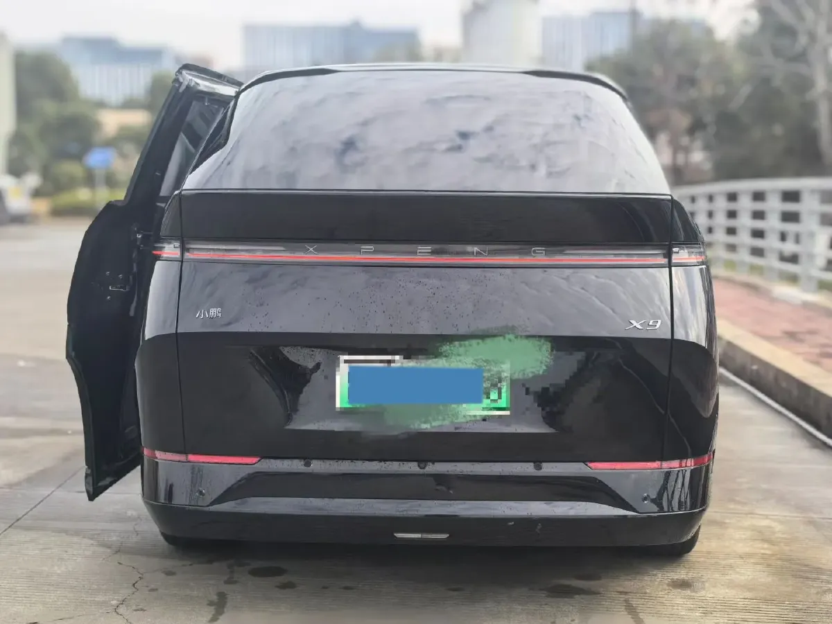 2025 Xpeng X9 BEV,autocango,china used car exporter,china ev exporter,chinese used car exporter,chinese used ev exporter
