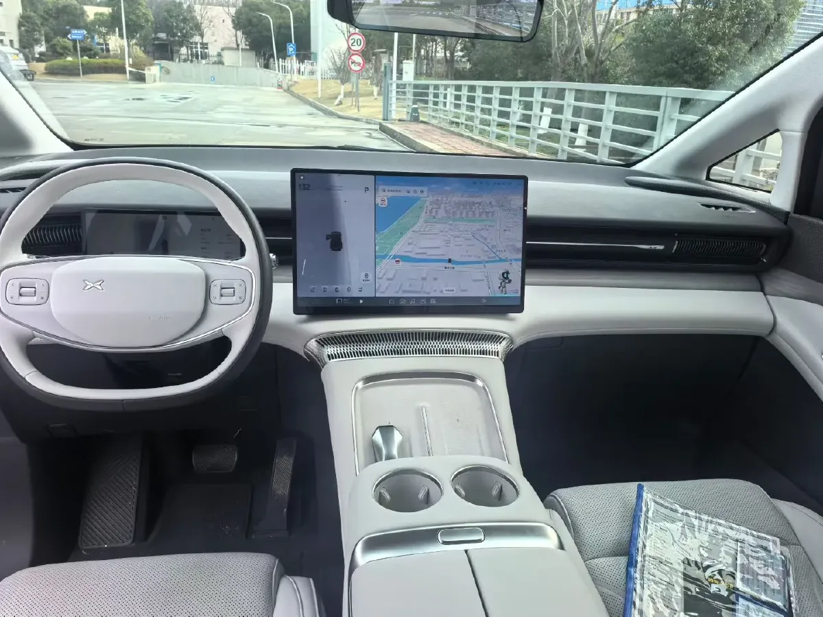 2025 Xpeng X9 BEV,autocango,china used car exporter,china ev exporter,chinese used car exporter,chinese used ev exporter