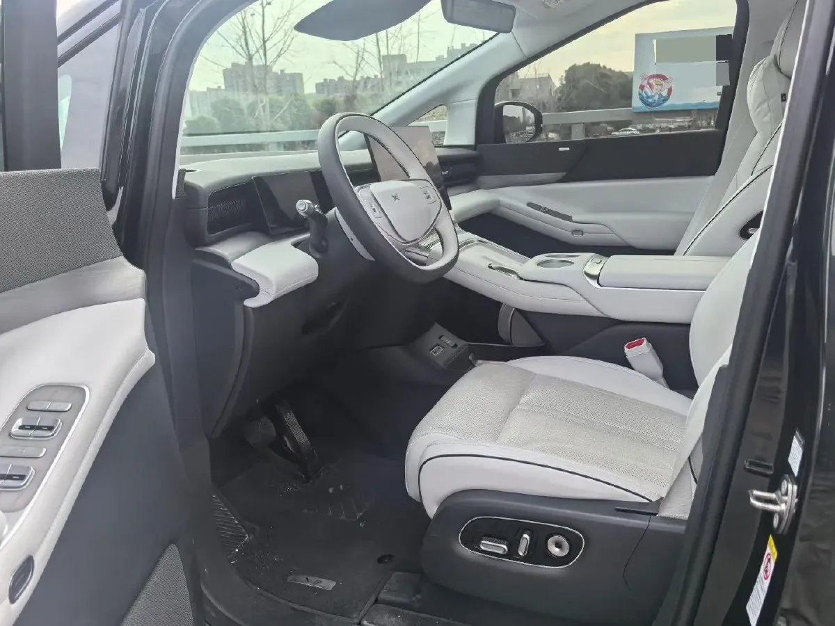 2025 Xpeng X9 BEV,autocango,china used car exporter,china ev exporter,chinese used car exporter,chinese used ev exporter