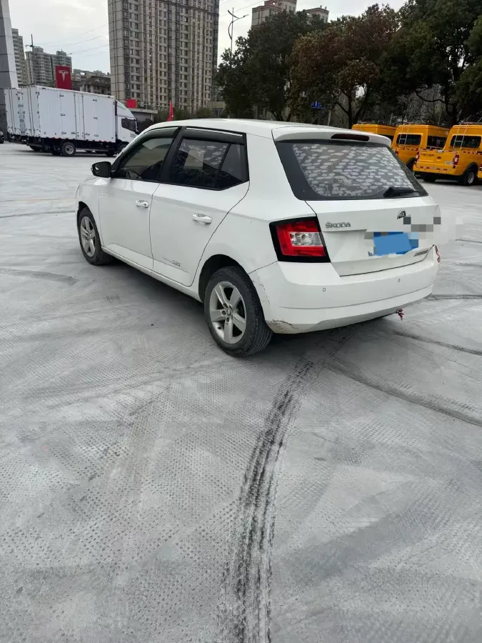 2017 Skoda Fabia 1.4L 90HP L4 6AT,autocango,china used car exporter,china ev exporter,chinese used car exporter,chinese used ev exporter