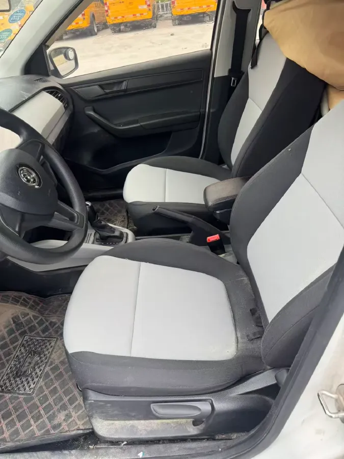 2017 Skoda Fabia 1.4L 90HP L4 6AT,autocango,china used car exporter,china ev exporter,chinese used car exporter,chinese used ev exporter