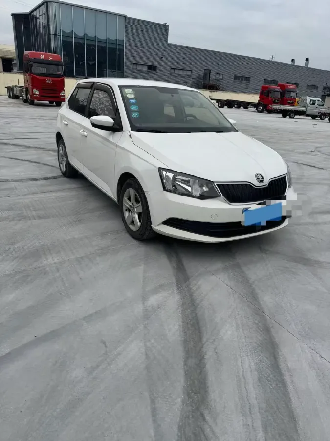2017 Skoda Fabia 1.4L 90HP L4 6AT,autocango,china used car exporter,china ev exporter,chinese used car exporter,chinese used ev exporter