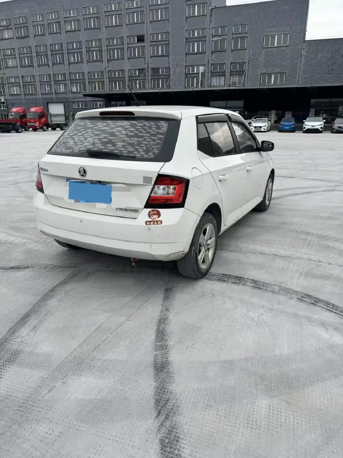 2017 Skoda Fabia 1.4L 90HP L4 6AT,autocango,china used car exporter,china ev exporter,chinese used car exporter,chinese used ev exporter