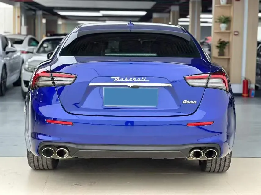 2021 Maserati Ghibli 2.0T 330HP L4 8AT,autocango,china used car exporter,china ev exporter,chinese used car exporter,chinese used ev exporter