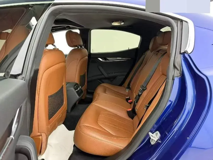 2021 Maserati Ghibli 2.0T 330HP L4 8AT,autocango,china used car exporter,china ev exporter,chinese used car exporter,chinese used ev exporter