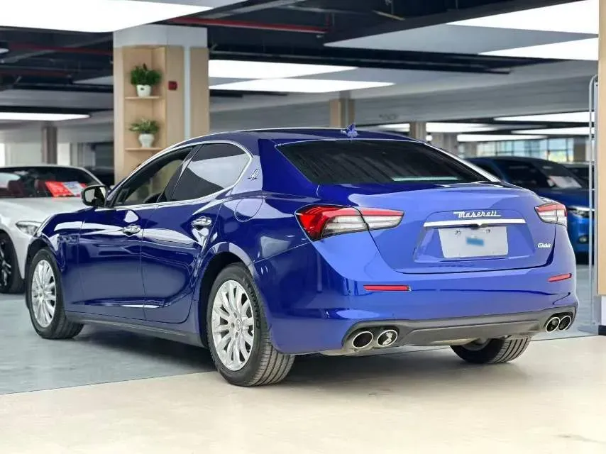 2021 Maserati Ghibli 2.0T 330HP L4 8AT,autocango,china used car exporter,china ev exporter,chinese used car exporter,chinese used ev exporter