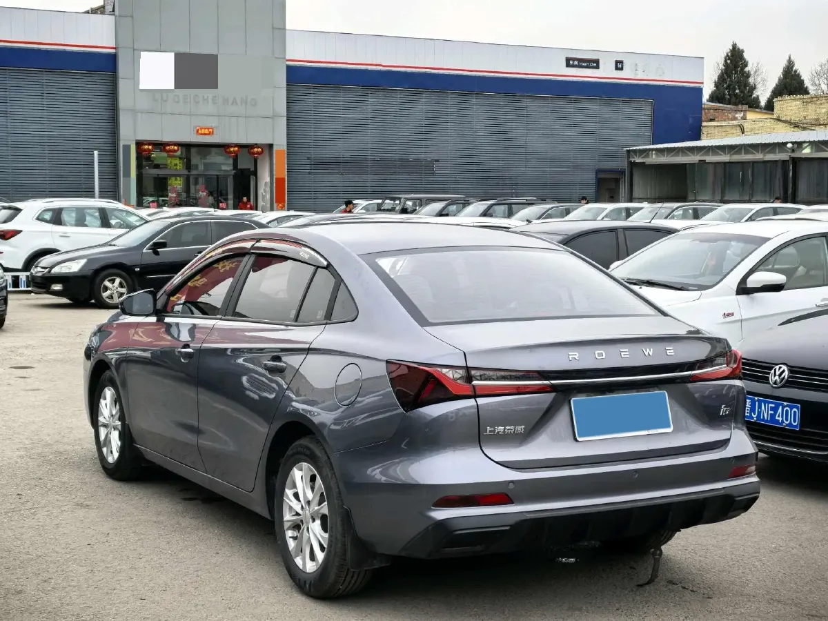 2023 Roewe i5 1.5L 129HP L4 5MT,autocango,china used car exporter,china ev exporter,chinese used car exporter,chinese used ev exporter