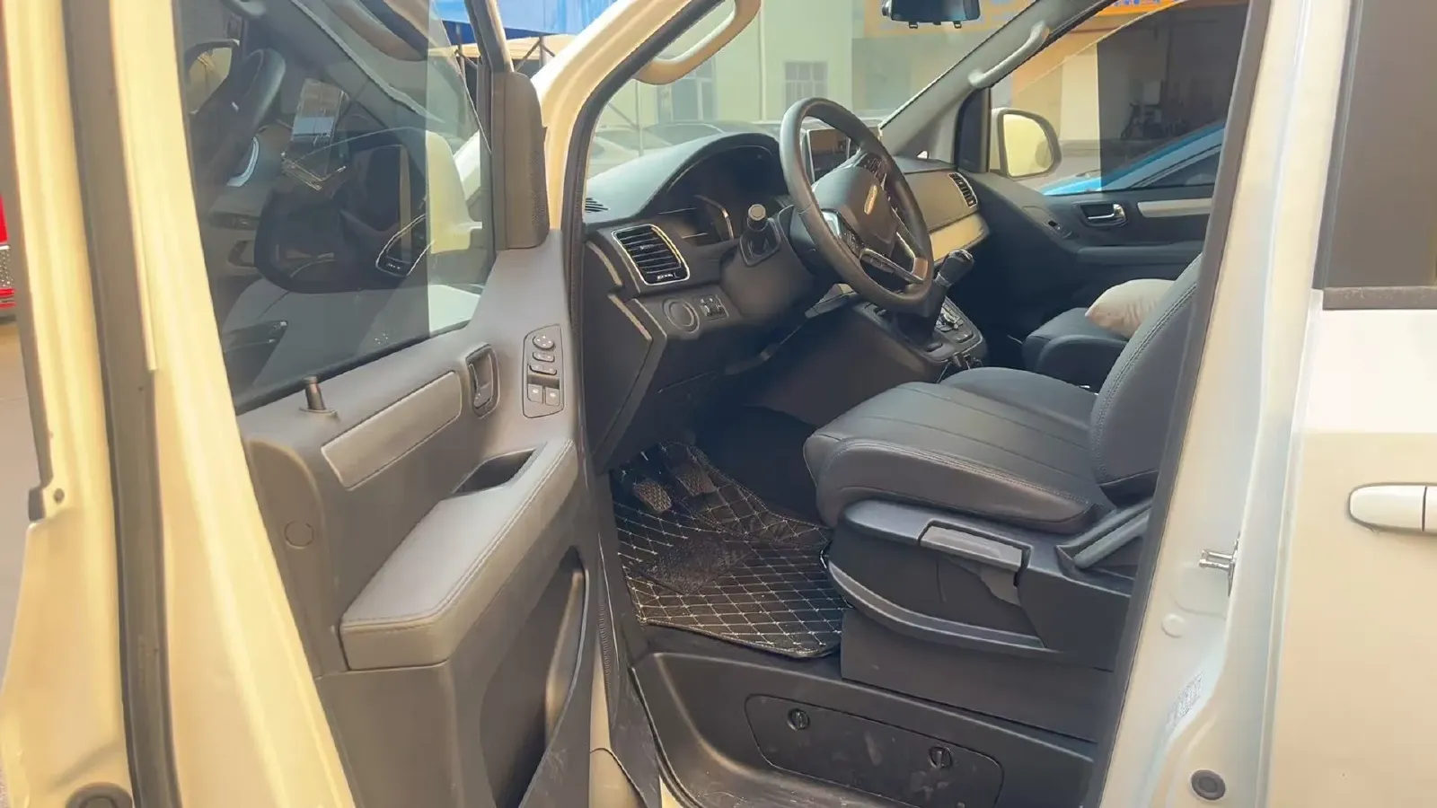 2023 MAXUS G10 2.0L 144HP L4 5MT,autocango,china used car exporter,china ev exporter,chinese used car exporter,chinese used ev exporter