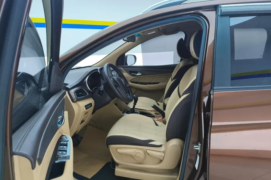 2017 BaoJun 730 1.5T 150HP L4 6MT,autocango,china used car exporter,china ev exporter,chinese used car exporter,chinese used ev exporter