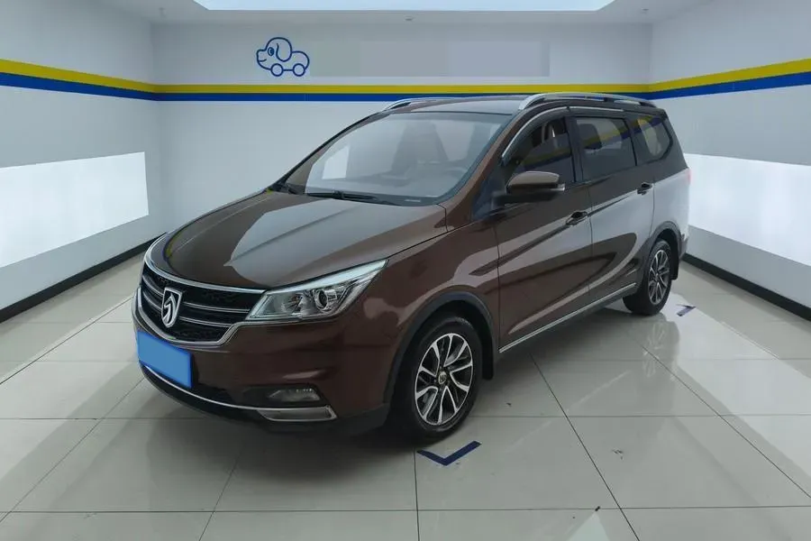 2017 BaoJun 730 1.5T 150HP L4 6MT,autocango,china used car exporter,china ev exporter,chinese used car exporter,chinese used ev exporter