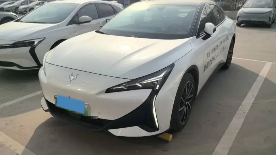 2024 ARCFOX αT5 BEV 79.2KWH,autocango,china used car exporter,china ev exporter,chinese used car exporter,chinese used ev exporter