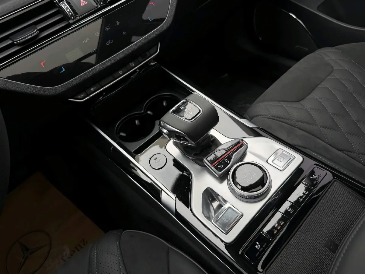 2019 HongQi HS5 2.0T 224HP L4 6AT,autocango,china used car exporter,china ev exporter,chinese used car exporter,chinese used ev exporter