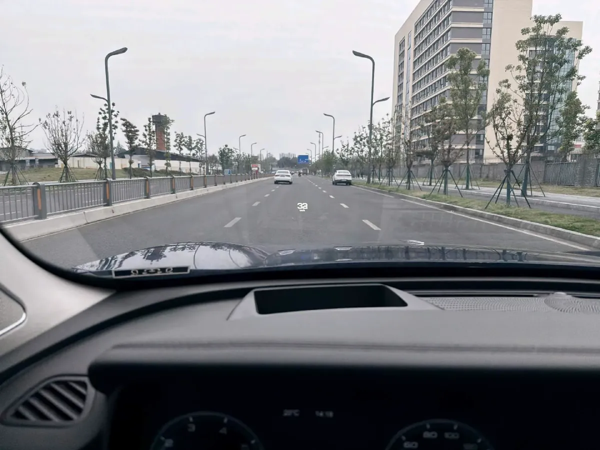 2019 HongQi HS5 2.0T 224HP L4 6AT,autocango,china used car exporter,china ev exporter,chinese used car exporter,chinese used ev exporter