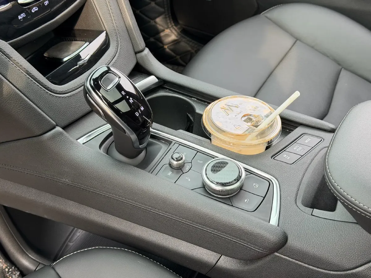 2021 Cadillac XT6 2.0T 237HP L4 9AT,autocango,china used car exporter,china ev exporter,chinese used car exporter,chinese used ev exporter