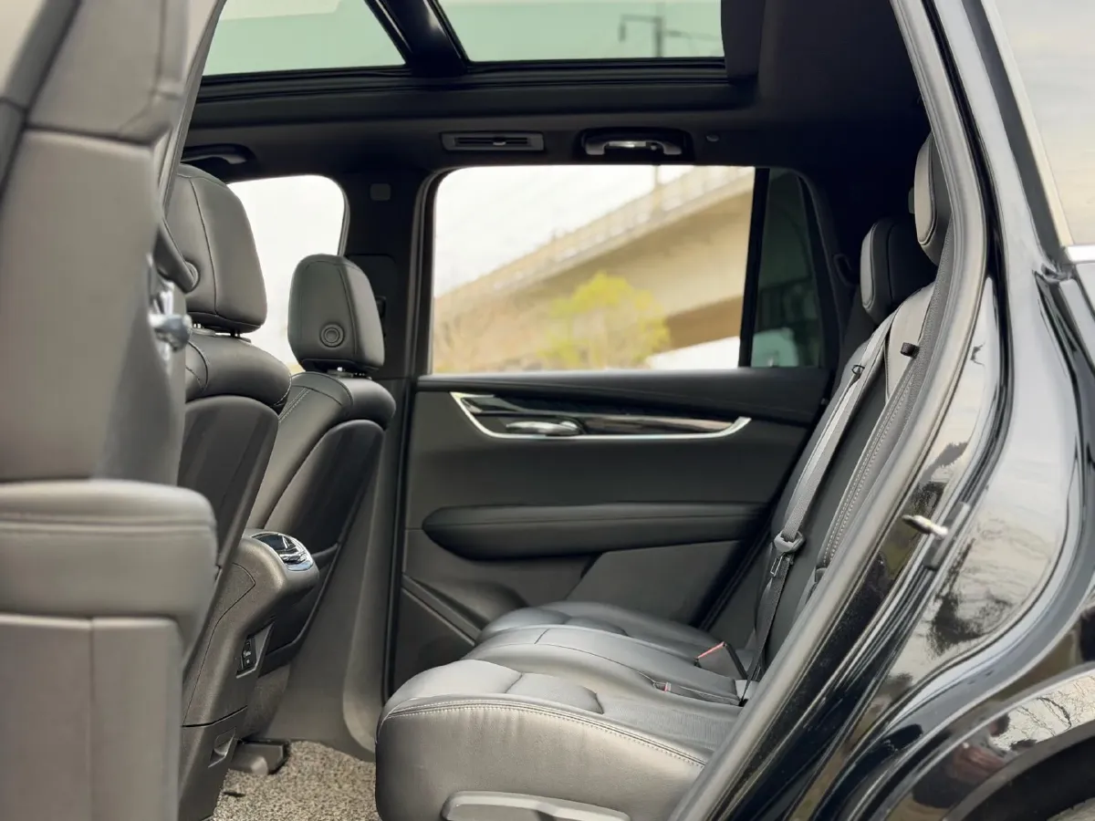 2021 Cadillac XT6 2.0T 237HP L4 9AT,autocango,china used car exporter,china ev exporter,chinese used car exporter,chinese used ev exporter