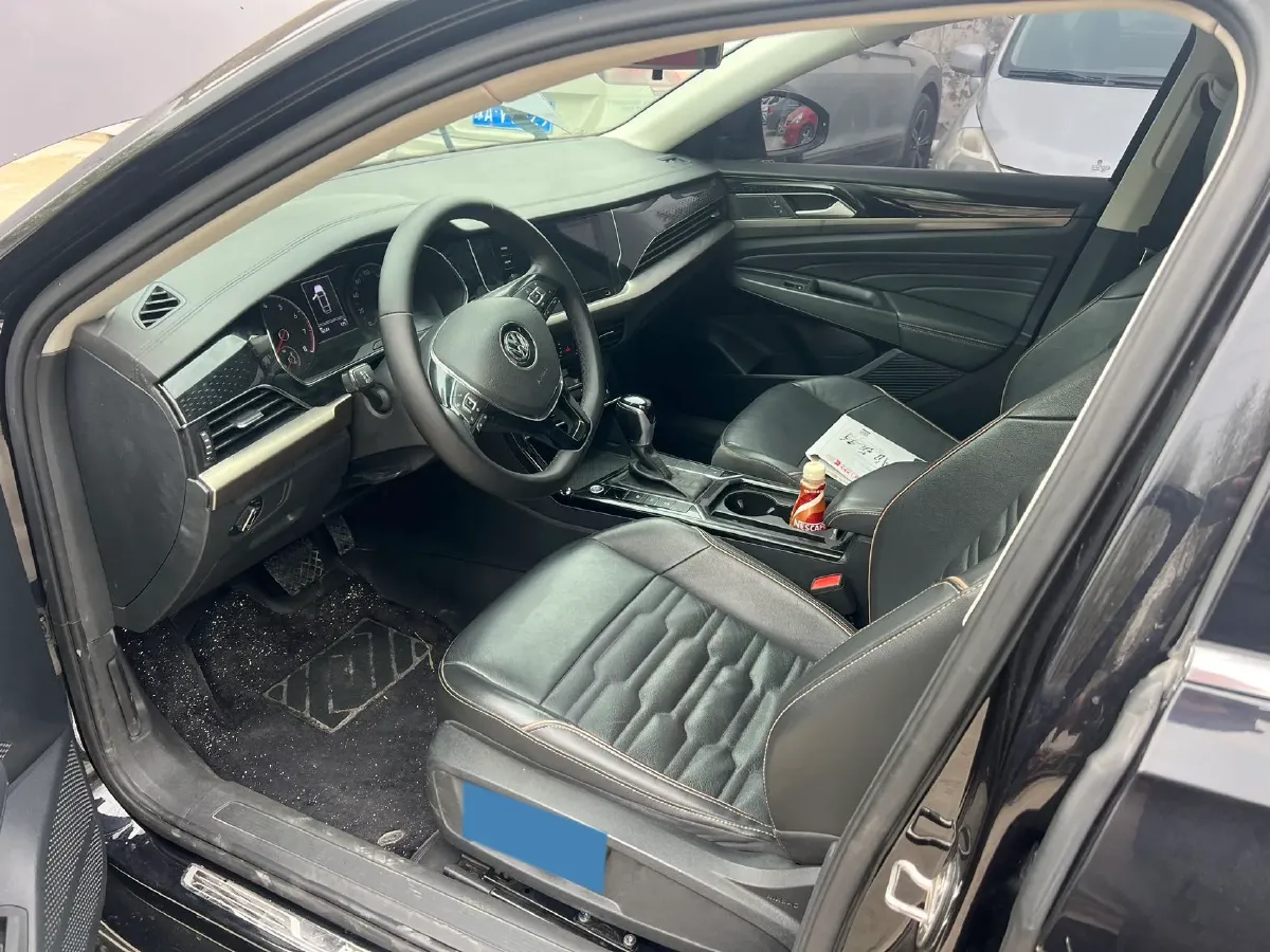 2020 Volkswagen Passat 2.0T 186HP L4 7DCT,autocango,china used car exporter,china ev exporter,chinese used car exporter,chinese used ev exporter