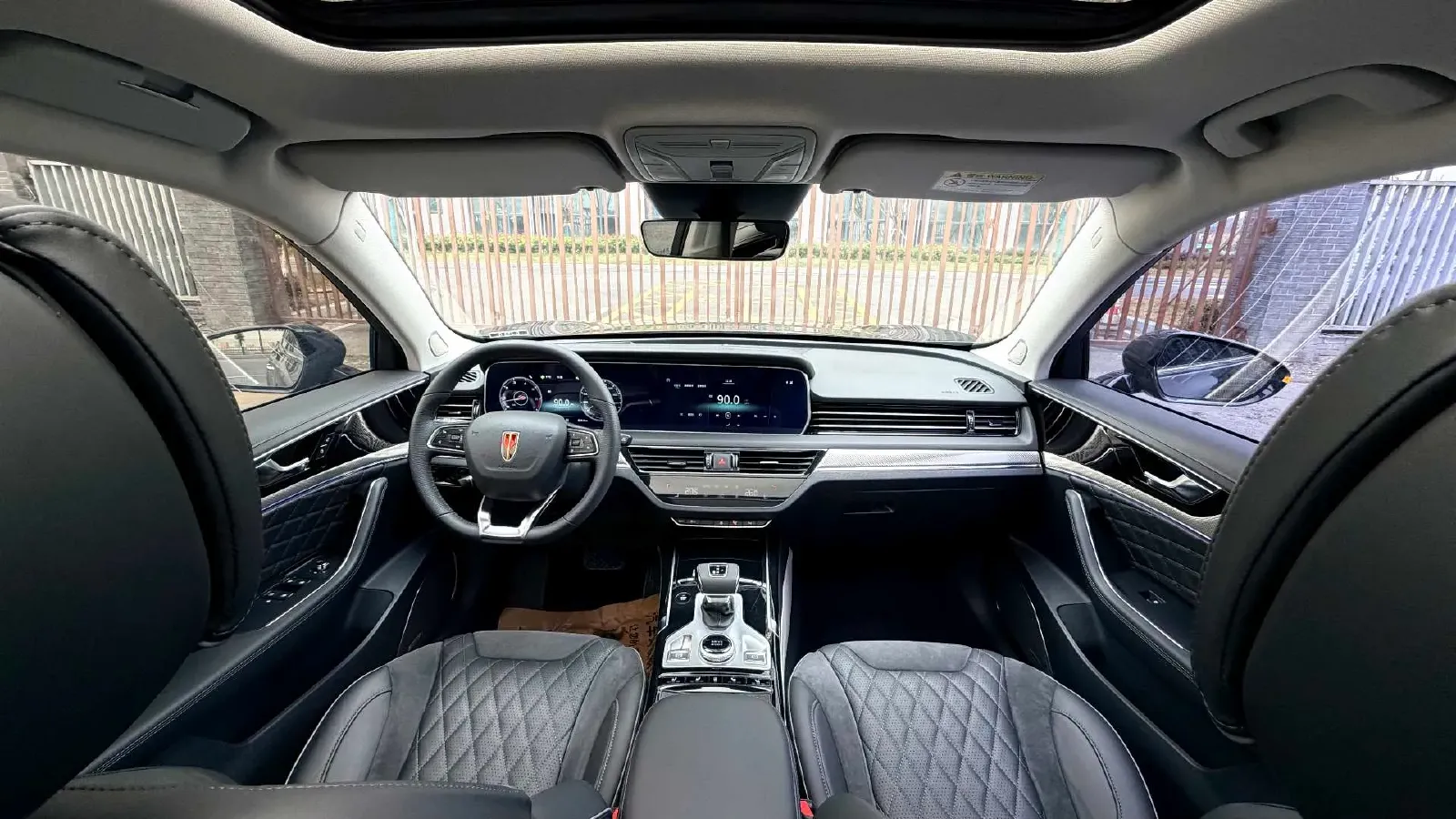 2019 HongQi HS5 2.0T 224HP L4 6AT,autocango,china used car exporter,china ev exporter,chinese used car exporter,chinese used ev exporter