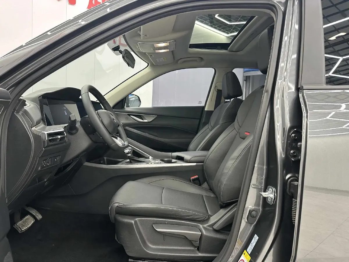 2022 ChangAn CS35 Plus 1.4T 160HP L4 7DCT,autocango,china used car exporter,china ev exporter,chinese used car exporter,chinese used ev exporter