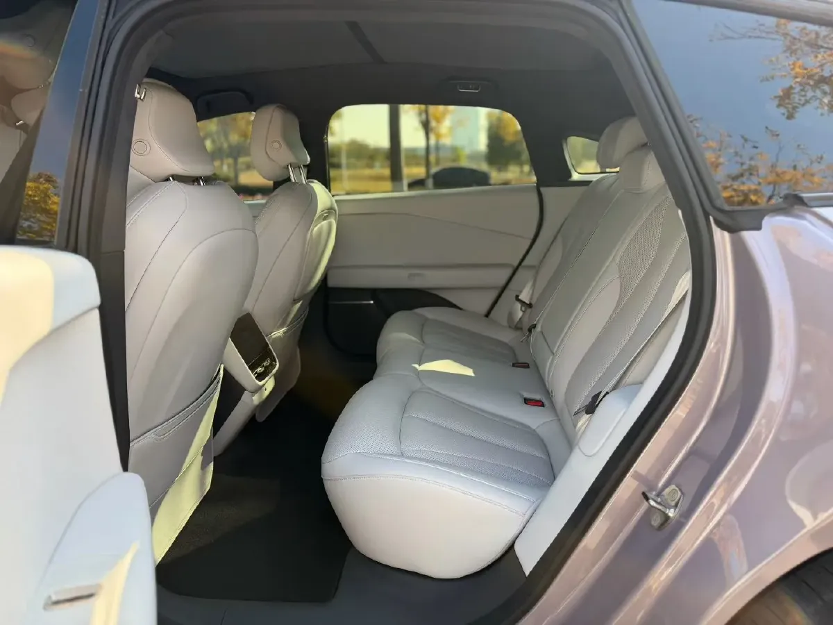 2024 Xpeng P7+ BEV 60.7KWH,autocango,china used car exporter,china ev exporter,chinese used car exporter,chinese used ev exporter