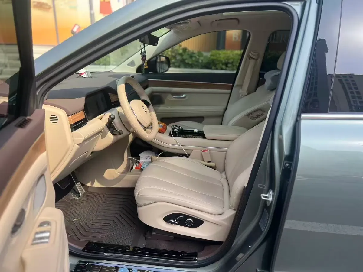 2024 AITO AITO M7 1.5T 152HP L4 REEV 40KWH,autocango,china used car exporter,china ev exporter,chinese used car exporter,chinese used ev exporter