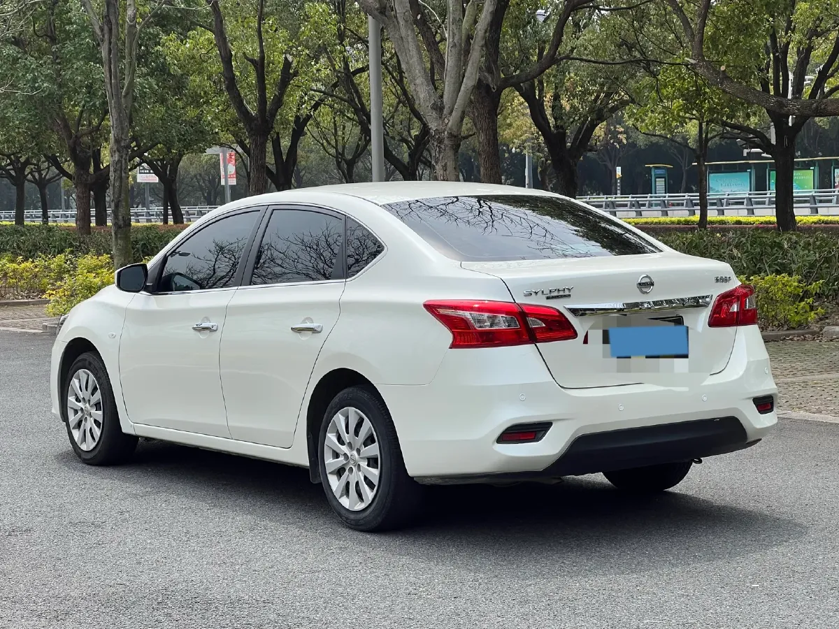 2022 Nissan Sylphy 1.6L 122HP L4 5MT,autocango,china used car exporter,china ev exporter,chinese used car exporter,chinese used ev exporter