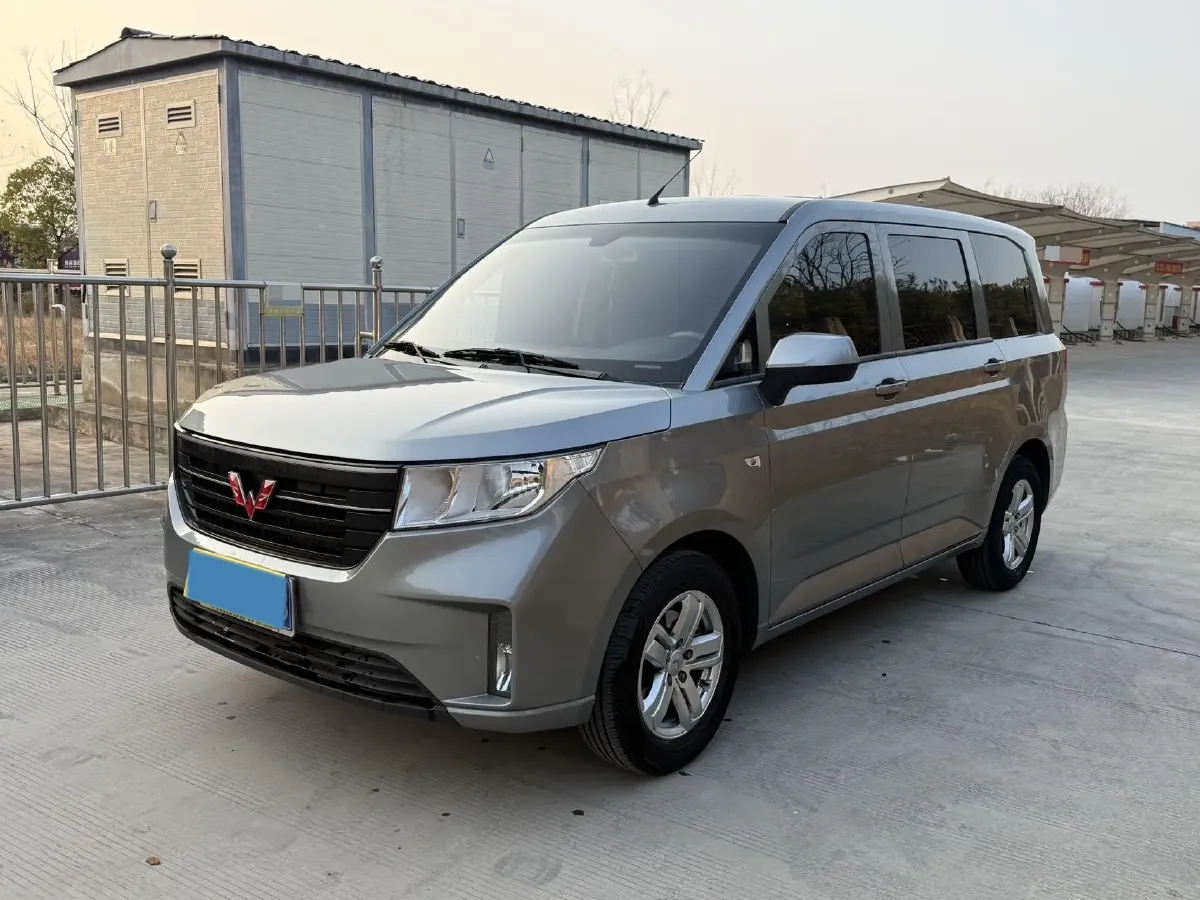 2020 WuLing HongGuang Plus 1.5L 99HP L4 6MT,autocango,china used car exporter,china ev exporter,chinese used car exporter,chinese used ev exporter
