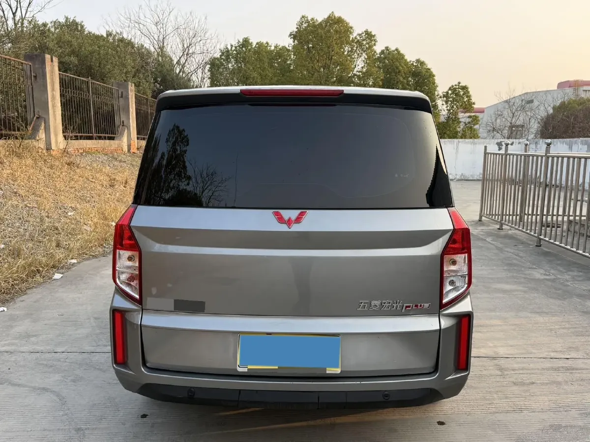 2020 WuLing HongGuang Plus 1.5L 99HP L4 6MT,autocango,china used car exporter,china ev exporter,chinese used car exporter,chinese used ev exporter