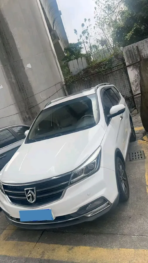 2017 BaoJun 730 1.5T 150HP L4 6MT,autocango,china used car exporter,china ev exporter,chinese used car exporter,chinese used ev exporter