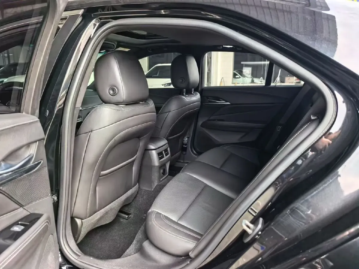 2021 Cadillac CT4 2.0T 237HP L4 8AT,autocango,china used car exporter,china ev exporter,chinese used car exporter,chinese used ev exporter