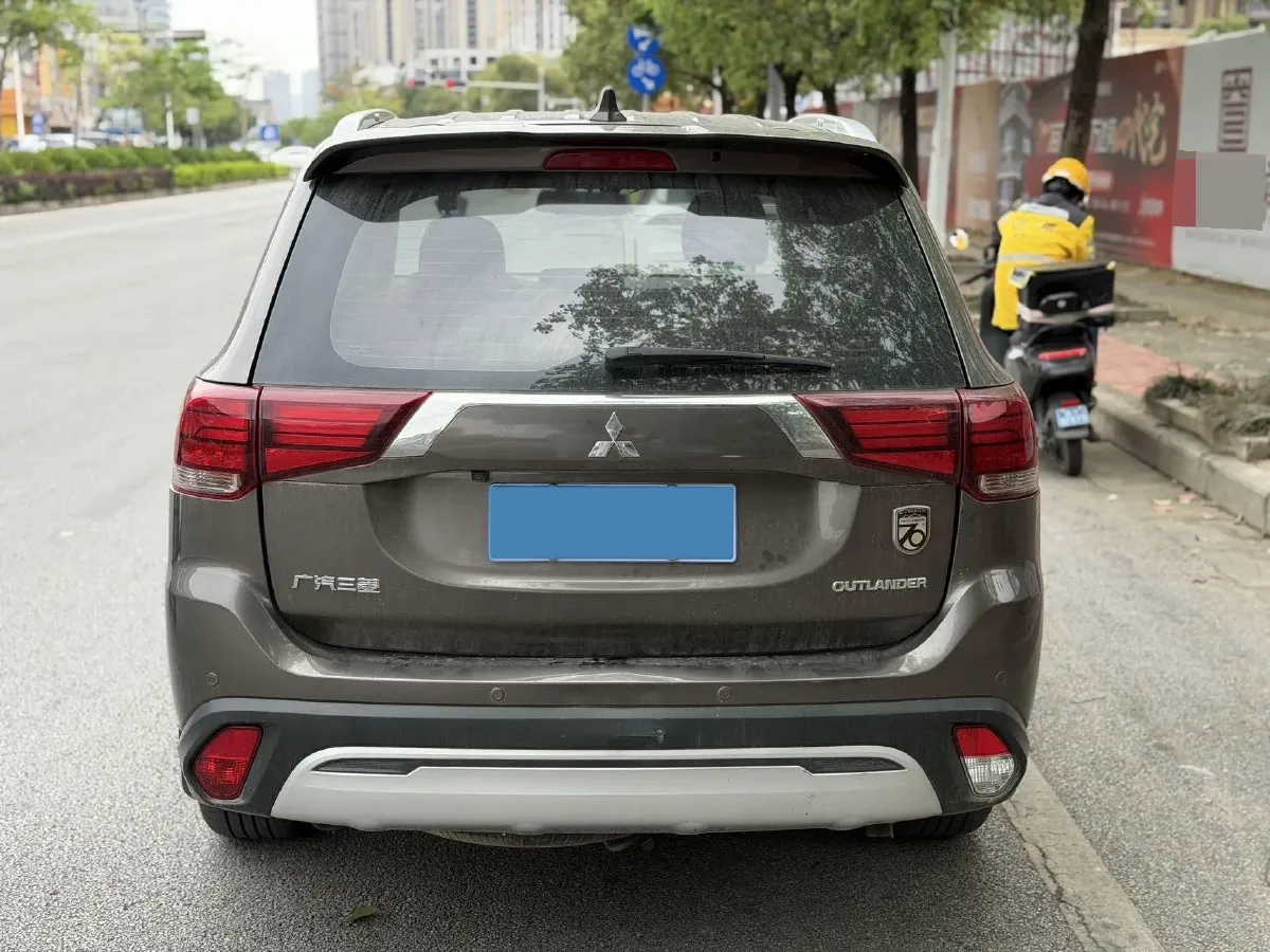 2019 Mitsubishi Outlander 2.4L 192HP L4 CVT,autocango,china used car exporter,china ev exporter,chinese used car exporter,chinese used ev exporter