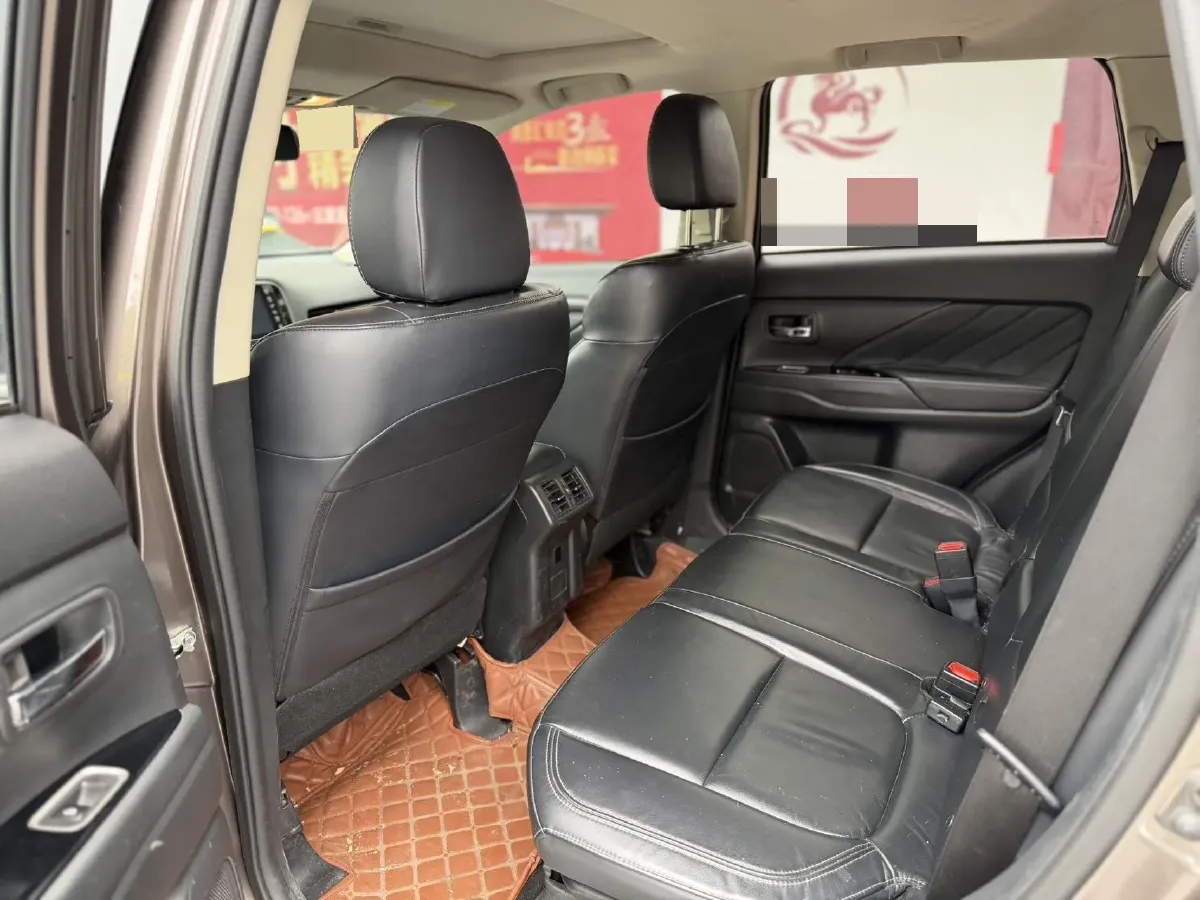 2019 Mitsubishi Outlander 2.4L 192HP L4 CVT,autocango,china used car exporter,china ev exporter,chinese used car exporter,chinese used ev exporter