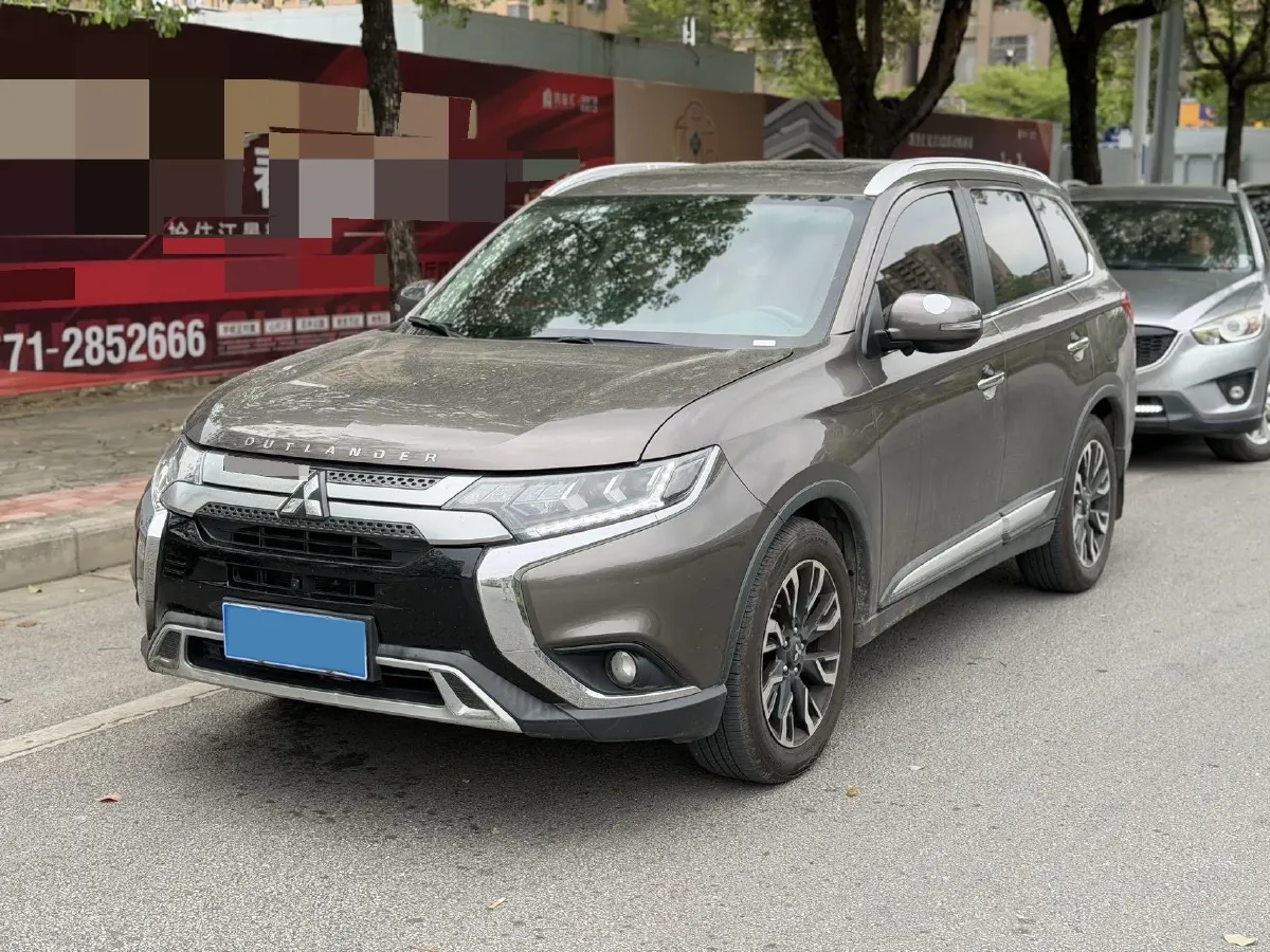 2019 Mitsubishi Outlander 2.4L 192HP L4 CVT,autocango,china used car exporter,china ev exporter,chinese used car exporter,chinese used ev exporter