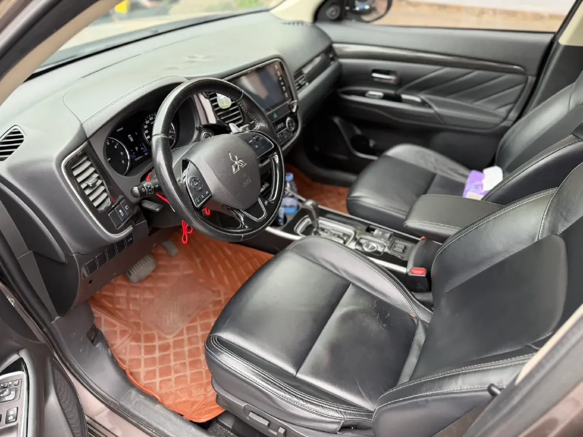 2019 Mitsubishi Outlander 2.4L 192HP L4 CVT,autocango,china used car exporter,china ev exporter,chinese used car exporter,chinese used ev exporter