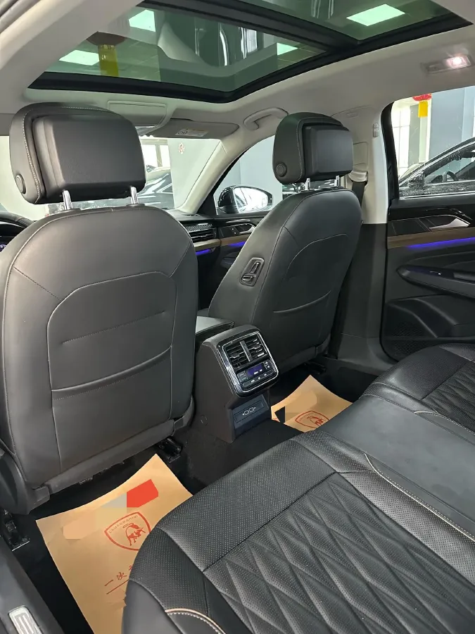 2019 Volvo V40 1.5T 152HP L4 6AT,autocango,china used car exporter,china ev exporter,chinese used car exporter,chinese used ev exporter