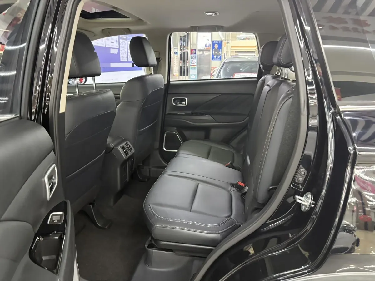 2019 Mitsubishi Outlander 2.0L 166HP L4 CVT,autocango,china used car exporter,china ev exporter,chinese used car exporter,chinese used ev exporter