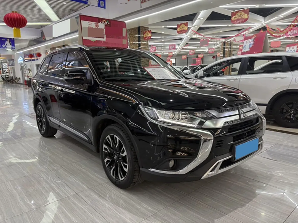 2019 Mitsubishi Outlander 2.0L 166HP L4 CVT,autocango,china used car exporter,china ev exporter,chinese used car exporter,chinese used ev exporter