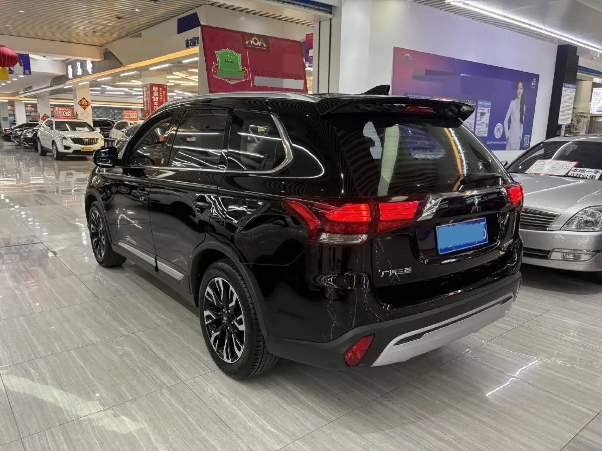 2019 Mitsubishi Outlander 2.0L 166HP L4 CVT,autocango,china used car exporter,china ev exporter,chinese used car exporter,chinese used ev exporter