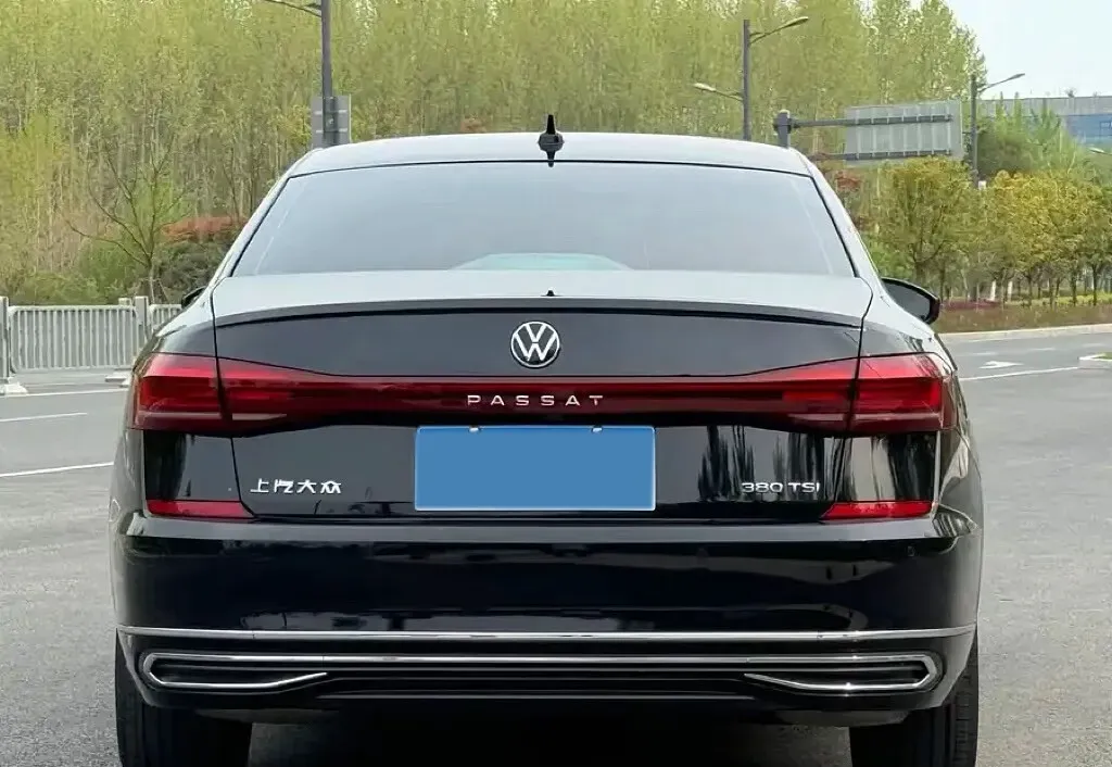 2025 Volkswagen Passat 2.0T 220HP L4 7DCT,autocango,china used car exporter,china ev exporter,chinese used car exporter,chinese used ev exporter