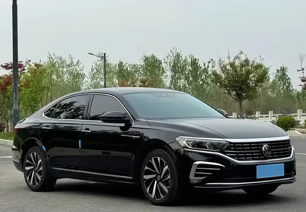2025 Volkswagen Passat 2.0T 220HP L4 7DCT,autocango,china used car exporter,china ev exporter,chinese used car exporter,chinese used ev exporter