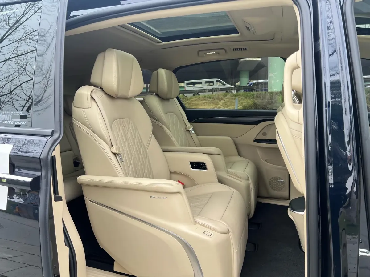 2023 Buick GL8 2.0T 237HP L4 9AT,autocango,china used car exporter,china ev exporter,chinese used car exporter,chinese used ev exporter