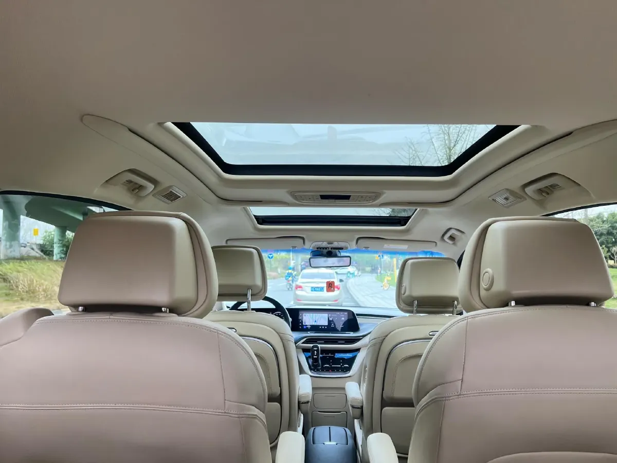 2023 Buick GL8 2.0T 237HP L4 9AT,autocango,china used car exporter,china ev exporter,chinese used car exporter,chinese used ev exporter