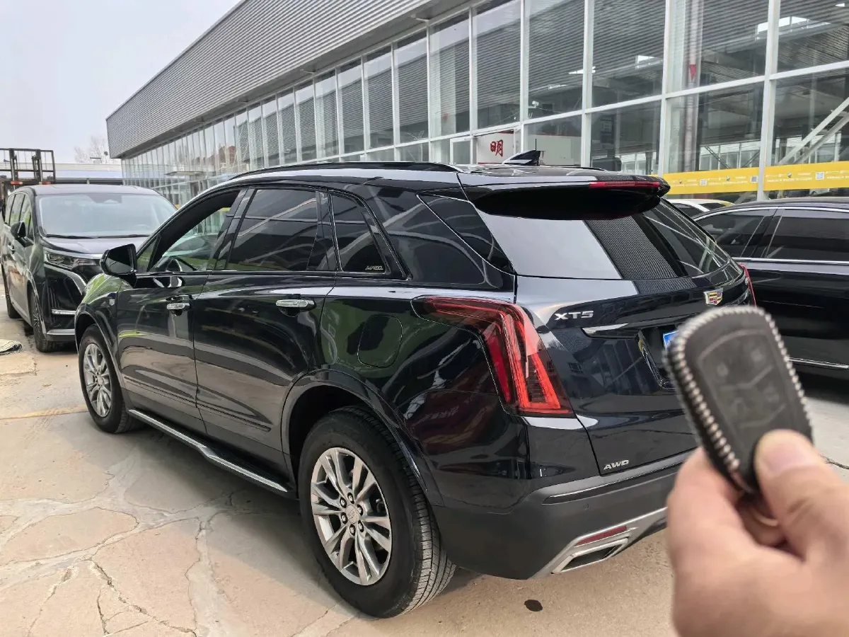 2021 Cadillac XT5 2.0T 237HP L4 9AT,autocango,china used car exporter,china ev exporter,chinese used car exporter,chinese used ev exporter