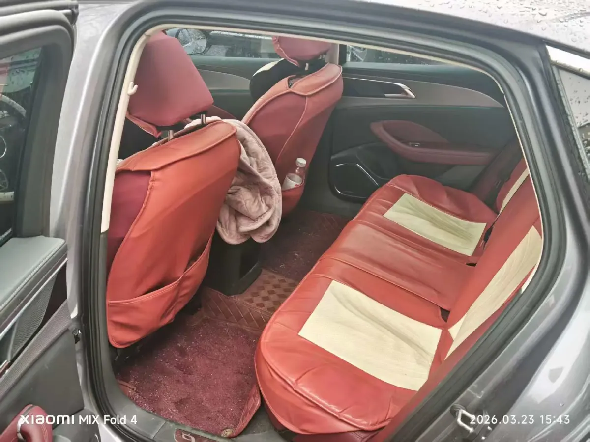 2024 HongQi H5 2.0T 224HP L4 8AT,autocango,china used car exporter,china ev exporter,chinese used car exporter,chinese used ev exporter