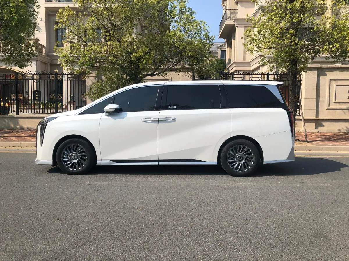 2023 GAC Trumpchi M8 2.0T 252HP L4 8AT,autocango,china used car exporter,china ev exporter,chinese used car exporter,chinese used ev exporter