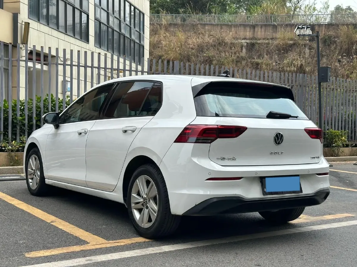 2023 Volkswagen Golf 1.2T 116HP L4 7DCT,autocango,china used car exporter,china ev exporter,chinese used car exporter,chinese used ev exporter