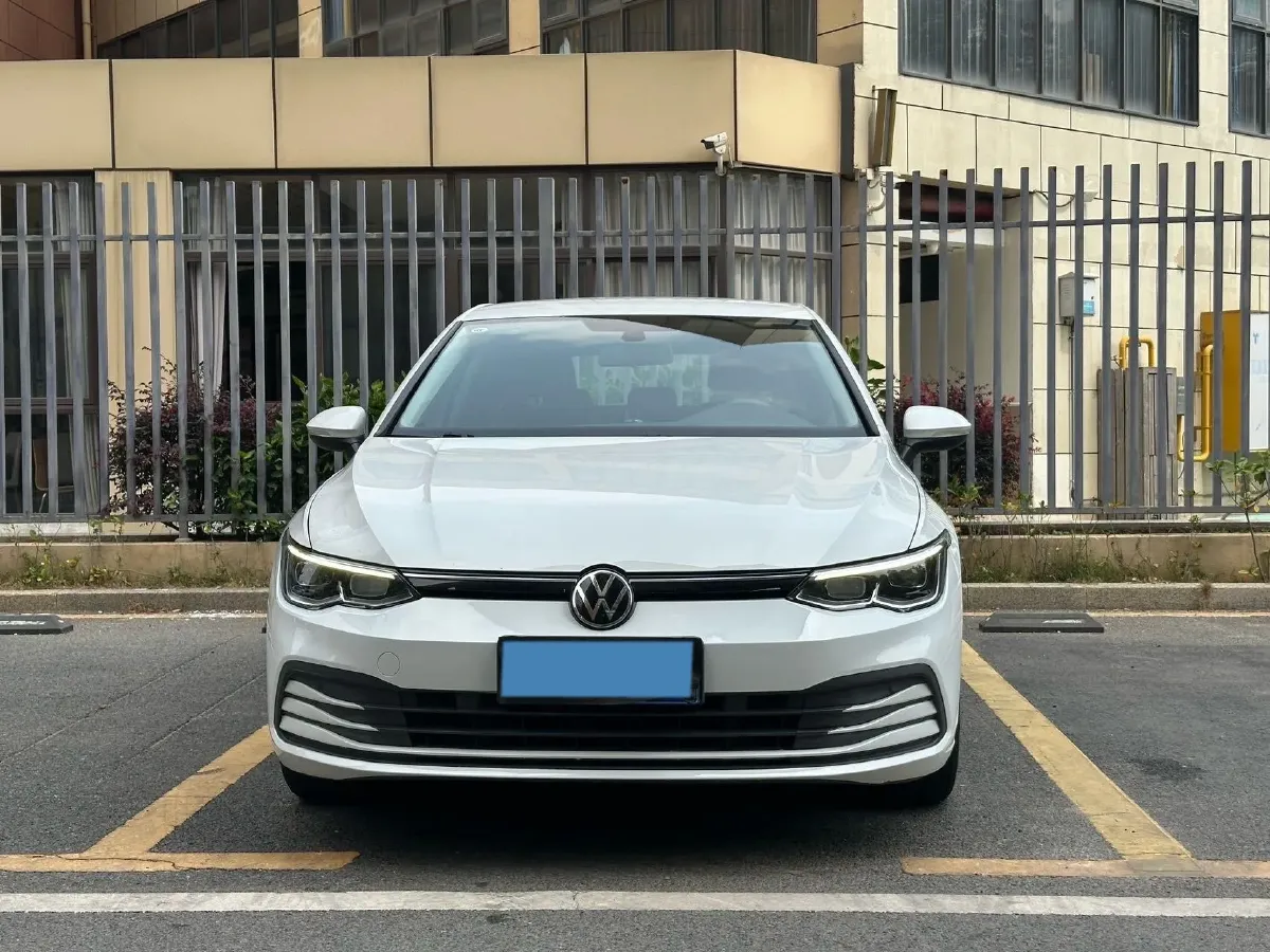 2023 Volkswagen Golf 1.2T 116HP L4 7DCT,autocango,china used car exporter,china ev exporter,chinese used car exporter,chinese used ev exporter