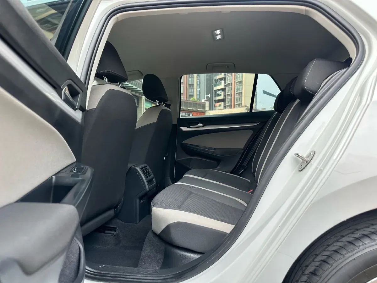 2023 Volkswagen Golf 1.2T 116HP L4 7DCT,autocango,china used car exporter,china ev exporter,chinese used car exporter,chinese used ev exporter