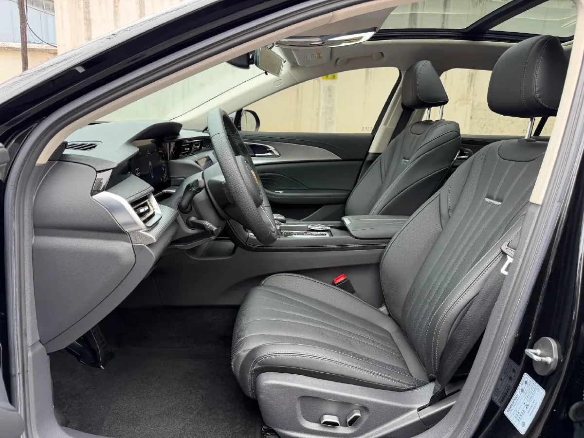 2023 HongQi H5 1.5T 169HP L4 7DCT,autocango,china used car exporter,china ev exporter,chinese used car exporter,chinese used ev exporter